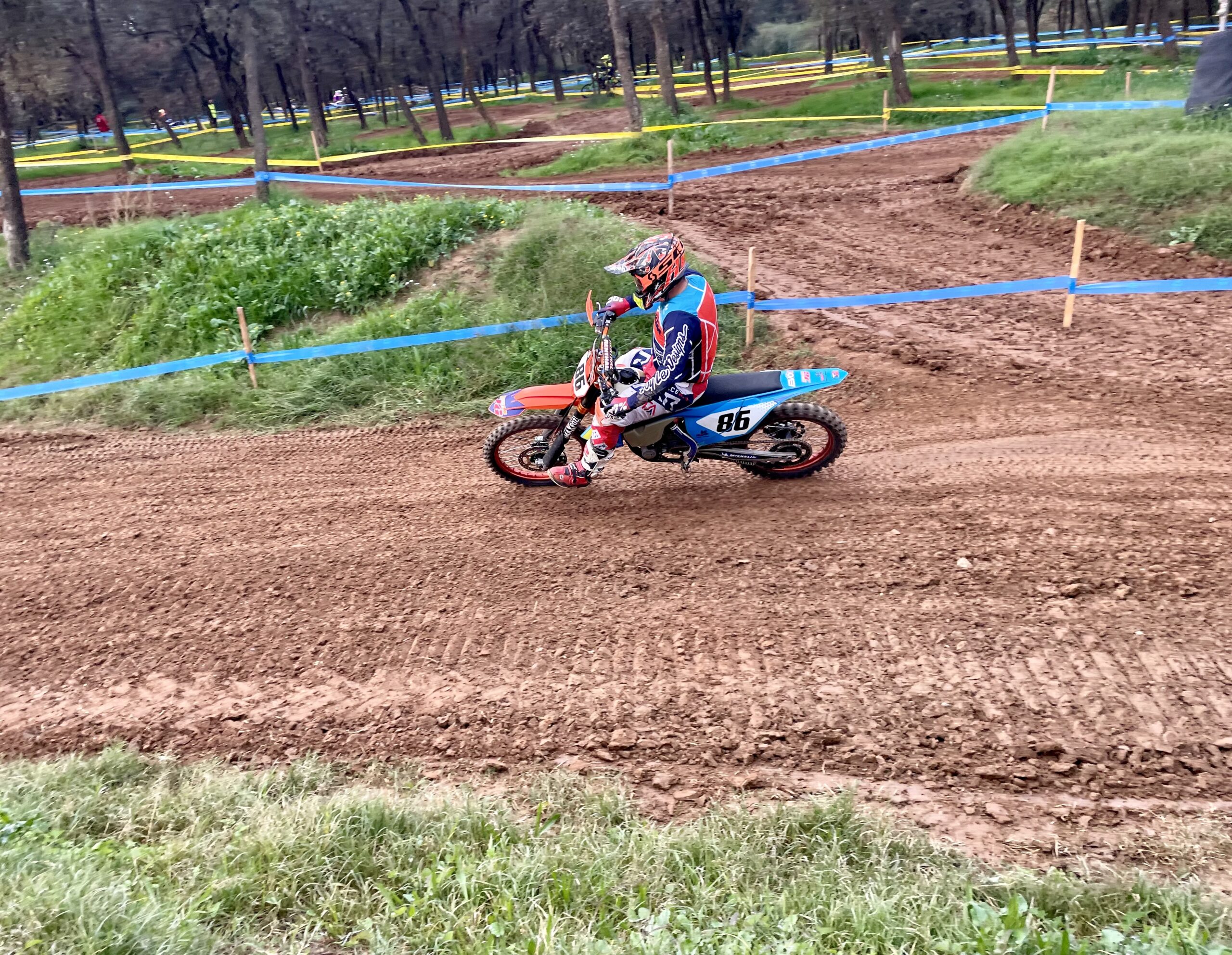 TRES HORAS RESISTENCIA CICLOMOTORES